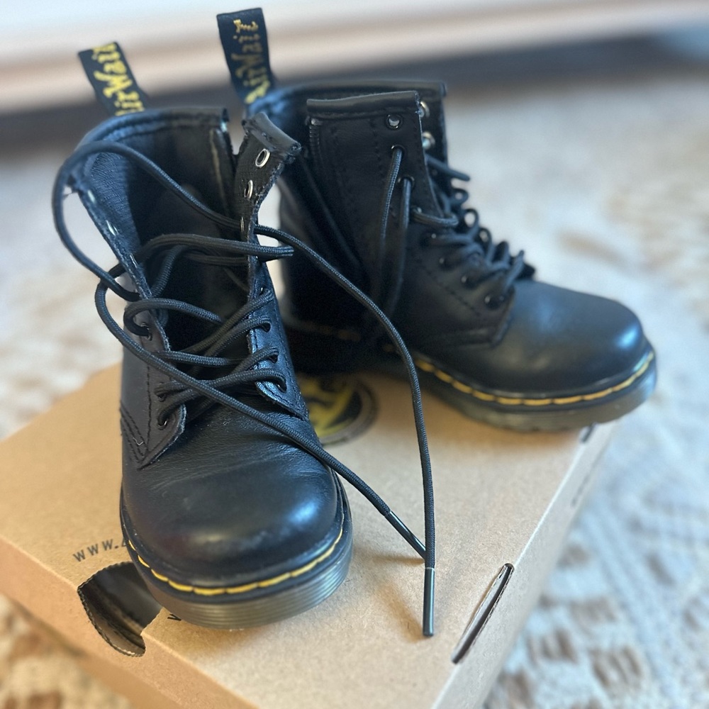 Toddler Size 7 Black Dr. Martens